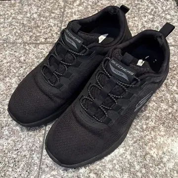 SKECHERS Arch Fit 블랙 스니커즈 26cm