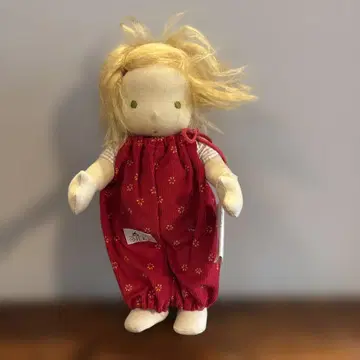 Silke 빨간색 오버롤 인형