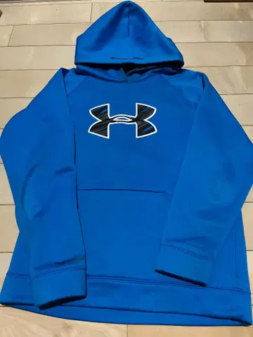 UNDER ARMOUR 후드티