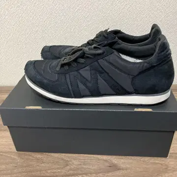 MIZUNO 마가렛호웰 블랙스니커즈