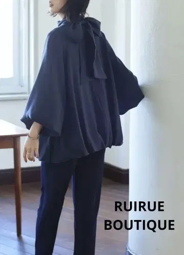 [ 새상품급 ] RUIRUE BOUTIQUE 벌룬 슬리브 셔츠 보타이