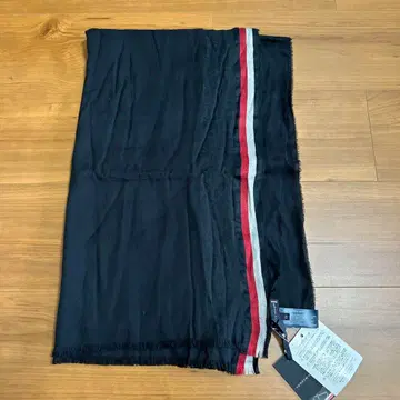 가격 인하! 타미 힐피거 머플러 블랙