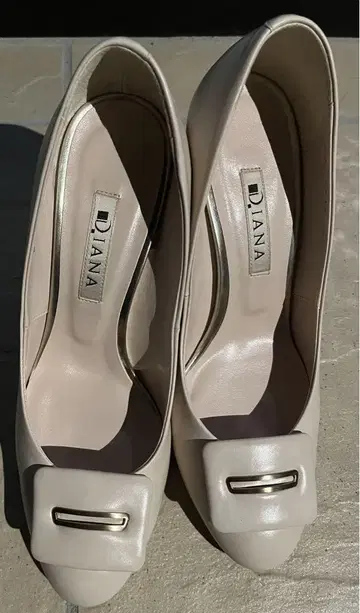 DIANA 펌프스 23.0cm