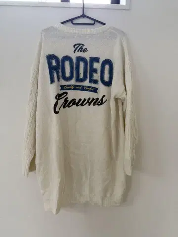 RODEO CROWNS V넥 니트