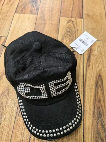 BEEDEN BD STUDS DAMAGE CAP 블랙 25SS 신상