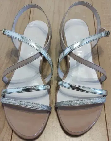 DIANA 다이애나 샌들 22.5cm