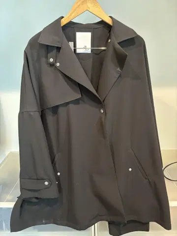 JEANASSIS eL 블랙 판초 코트