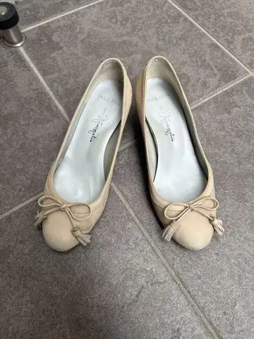 긴자 카네마츠 펌프스