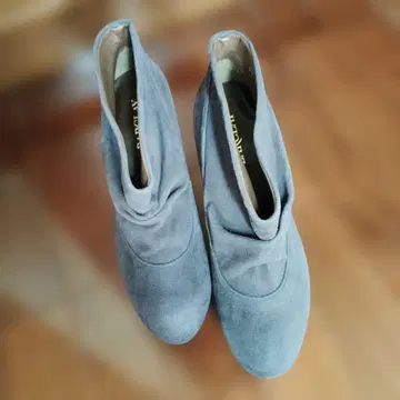 BARCLAY 네이비 스웨이드 부티 23.5cm