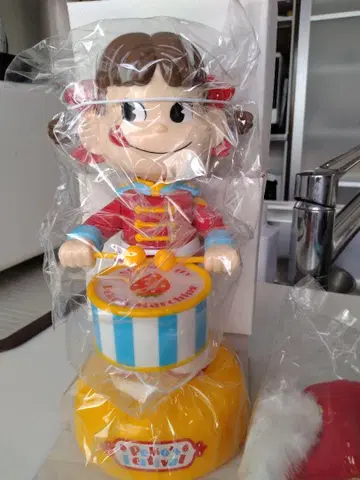 페코짱 드럼 캐릭터 피규어 모자 포함 미개봉.