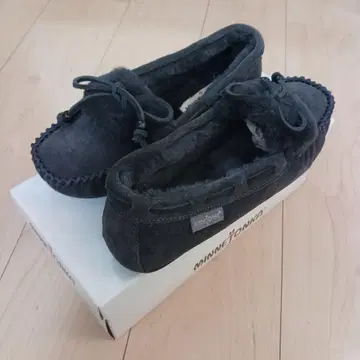 MINNETONKA KYRA SLIPPER 차콜 8