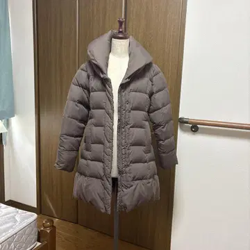 브라운 다운 자켓 후드 부착