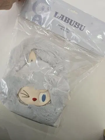 POP MART THE MONSTERS LABUBU 러브브 플라워 백