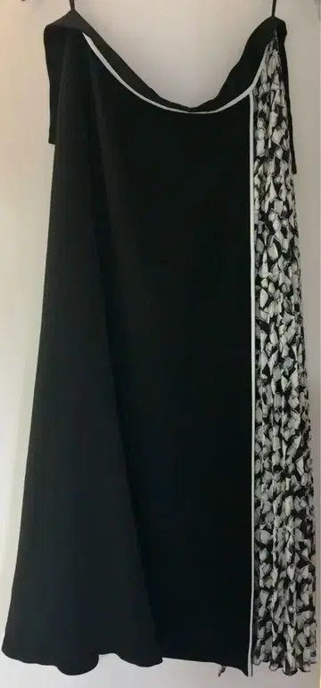 MOGA 플레어 스커트
