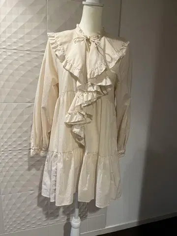 새상품 FUR FUR 프릴 블라우스