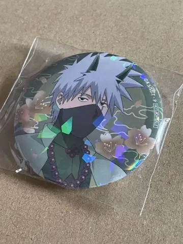 NARUTO 카카시 귀신 캔뱃지 특전 홀로