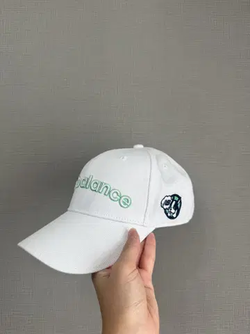 뉴발란스 로고 자수 화이트 캡 2회 사용