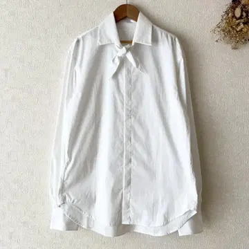 정가 7만 BOURRIENNE 24SS PALETTE 프론트 타이 셔츠