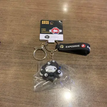 [한정판 콜라보] 산리오 x 블랙 미야쿠미야쿠 시나몬 롤 키링