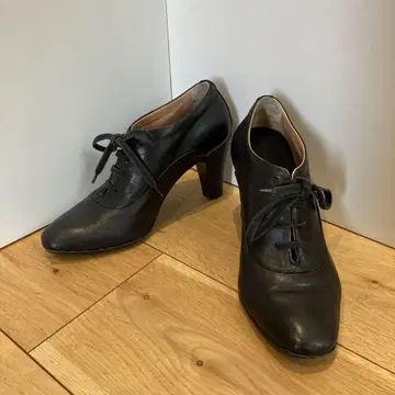 블랙 가죽 레이스업 부티