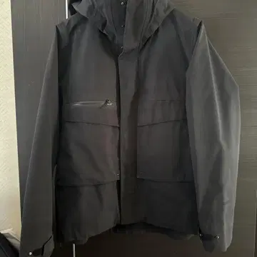 Goldwin 블랙 마운틴 파카 GORE-TEX