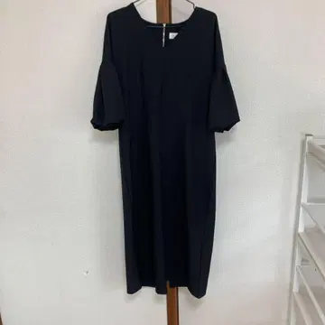 블랙 V넥 벌룬 슬리브 롱 원피스