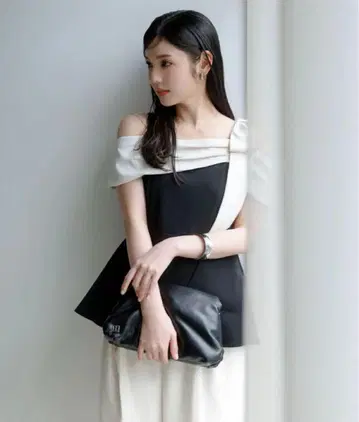 rirandture 오프숄더 리본 페플럼 상의