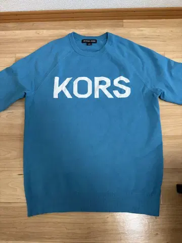 Michael Kors 파란색 로고 스웨터