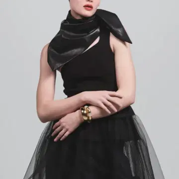 [ 새상품 ] LUDLOW 원숄더 상의 현행 모델