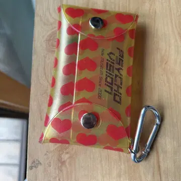PSYCHO VISION 하트 무늬 카라비너 부착 케이스