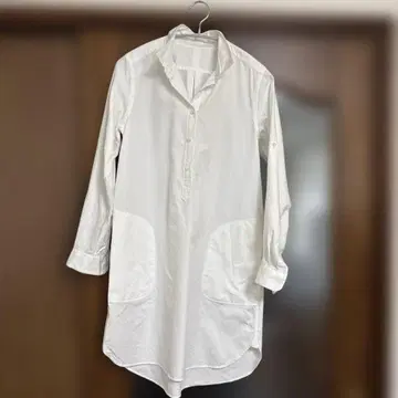 맥피 화이트 코튼 긴팔 셔츠