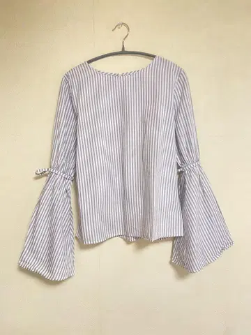 어반 리서치 스트라이프 패턴 플레어 슬리브 셔츠 리본 포함