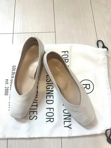 Velikoko 화이트 플랫슈즈 22.5cm 일본제