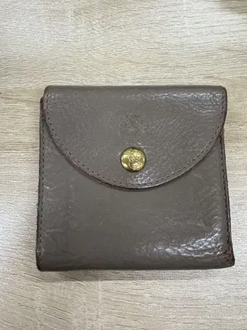 일비종떼 가죽 접이식 지갑 단추식