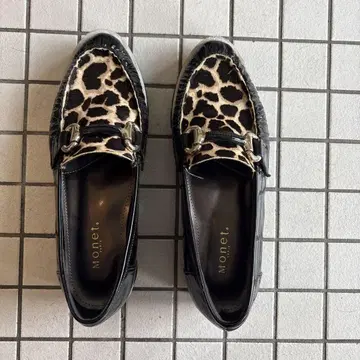 모네 레오파드 무늬 로퍼 22.5