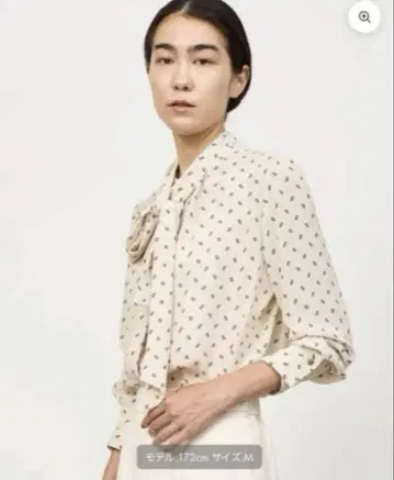 소주 soeju 비트 패턴 스카프 포함 블라우스 베이지 M