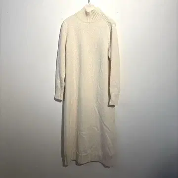intoca  아이보리 터틀넥 롱 드레스