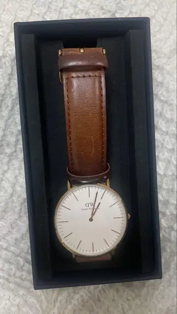 Daniel Wellington 아날로그 시계 / 브라운