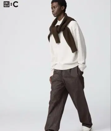 UNIQLO:C 턱 스트레이트 데님 팬츠 다크 브라운