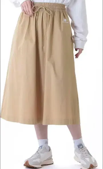 (새상품 반값 이하) 뉴발란스 타이트 스커트
