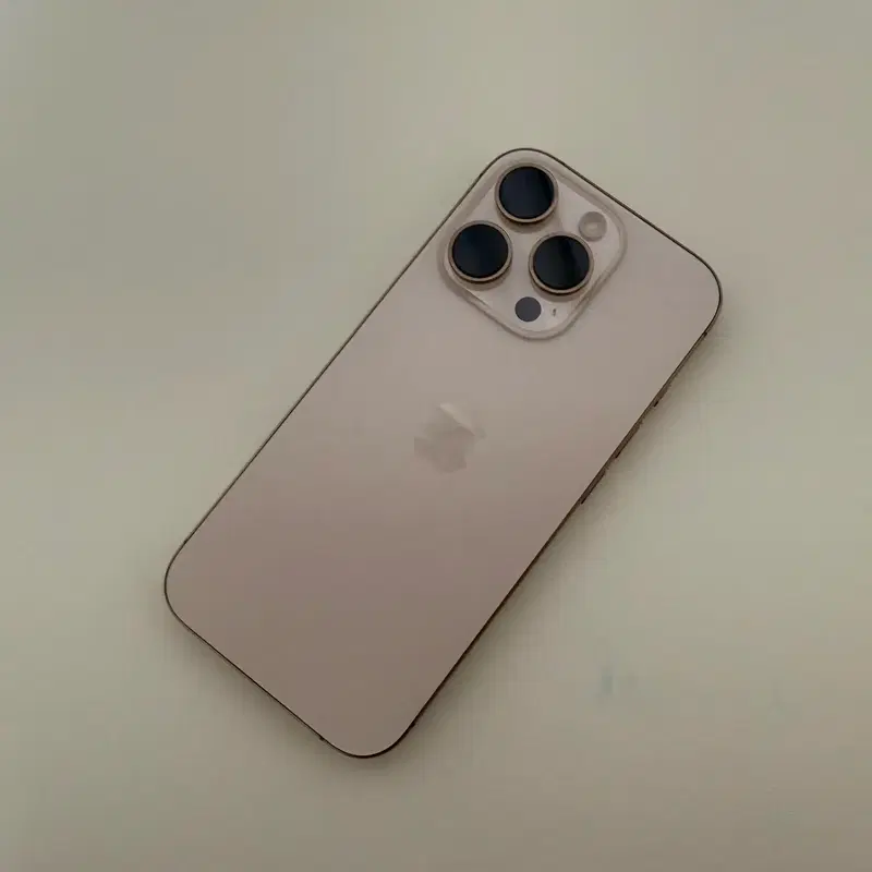 아이폰16PRO 데저트 1TB(1테라) 팝니다.