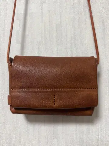 m+ 엠피우 pouch sizeM camel