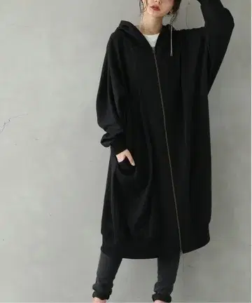 후드 부착 블랙 롱 코트