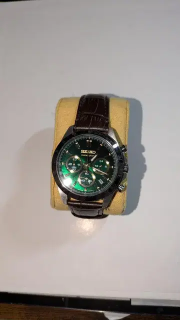 SEIKO 그린 크로노그래프 손목시계