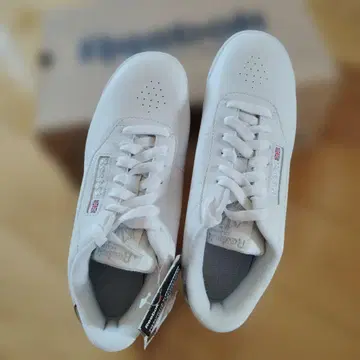 Reebok CLASSIC PRINCESS 화이트 스니커즈