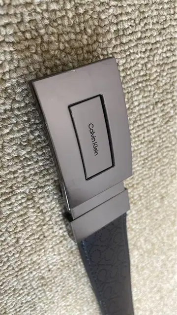 Calvin Klein 조절 가능 리버서블 포멀 가죽 벨트