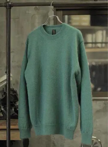 BATONER PURE MOHAIR 100% CREW NECK