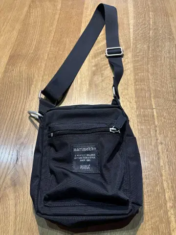 marimekko 블랙 숄더백