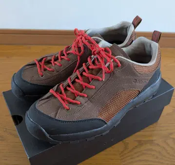 새상품 HITEC AORAKI II 트레킹 슈즈 26.0