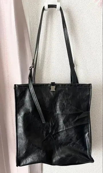 ZARA 자라 링크 이펙트 락카 토트백